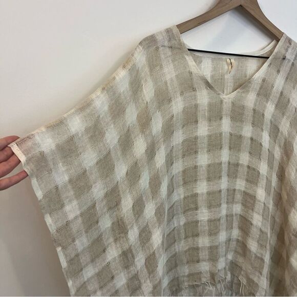Lula Soul Linen Checkered Lightweight V-neck Poncho with fringe Size Medium - Picture 2 of 15